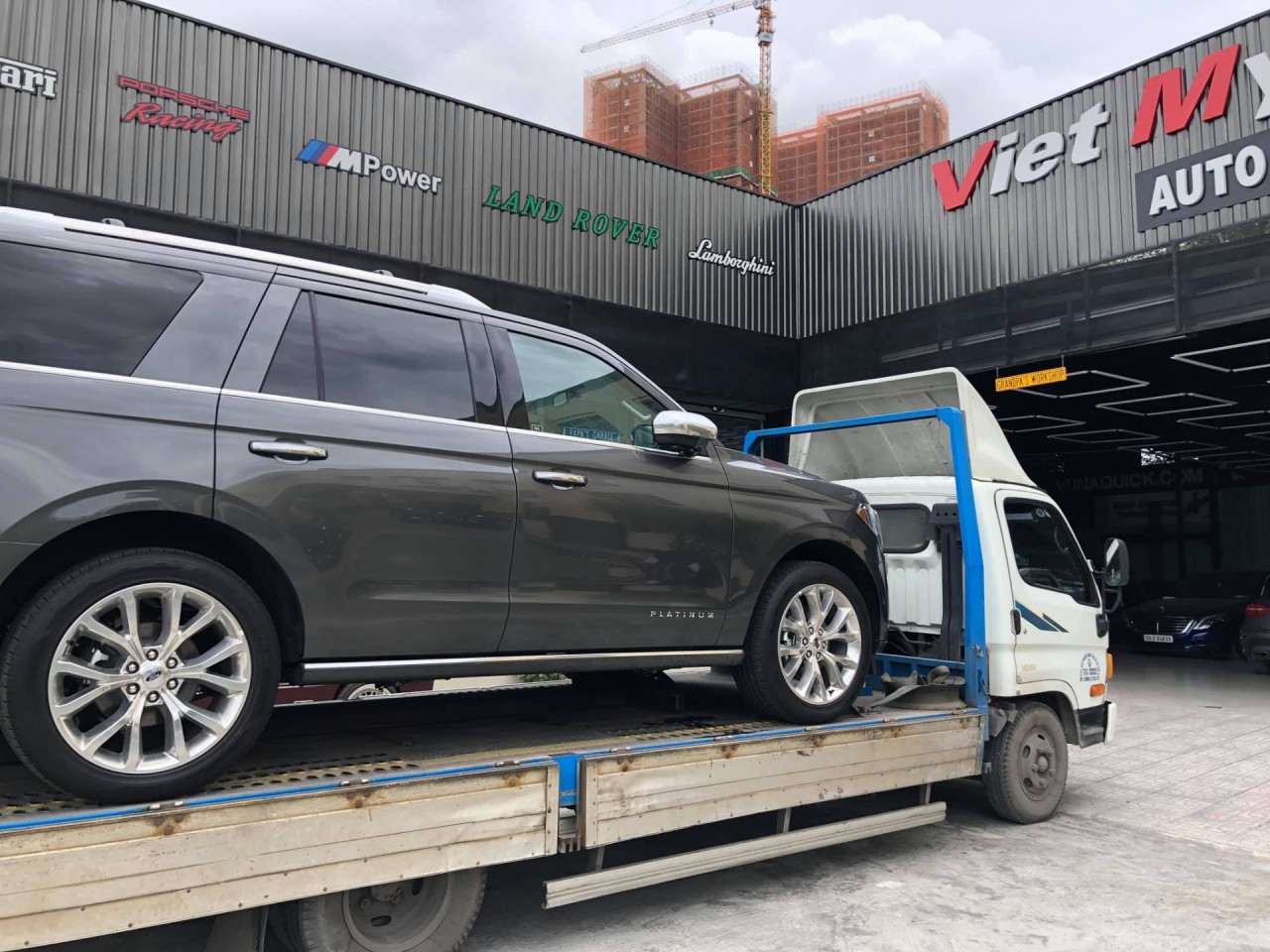 'Khủng Long' Ford Expedition đầu tiên có mặt tại Việt Nam khung long ford expedition dau tien co mat tai viet nam