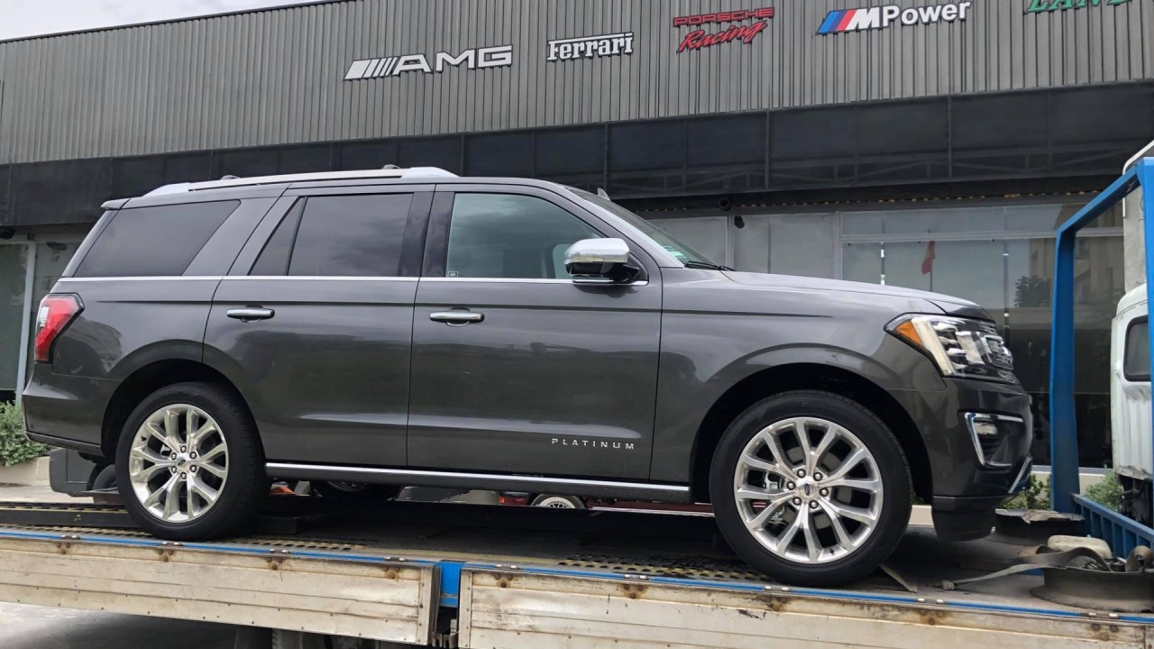 'Khủng Long' Ford Expedition đầu tiên có mặt tại Việt Nam