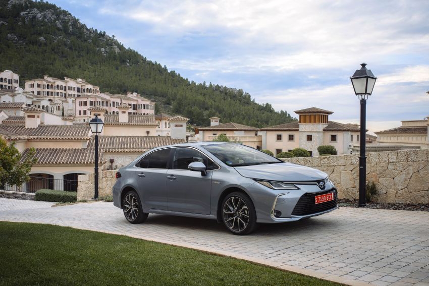 toyota corolla altis ra mat tai thai lan som ve viet nam