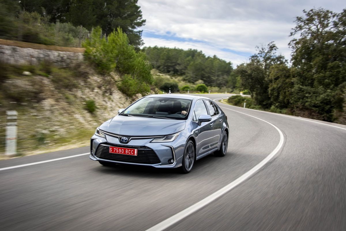Toyota Corolla Altis đứng đầu danh sách 10 xe bán chạy nhất mọi thời đại trên thế giới toyota corolla altis dung dau danh sach 10 xe ban chay nhat moi thoi dai tren the gioi