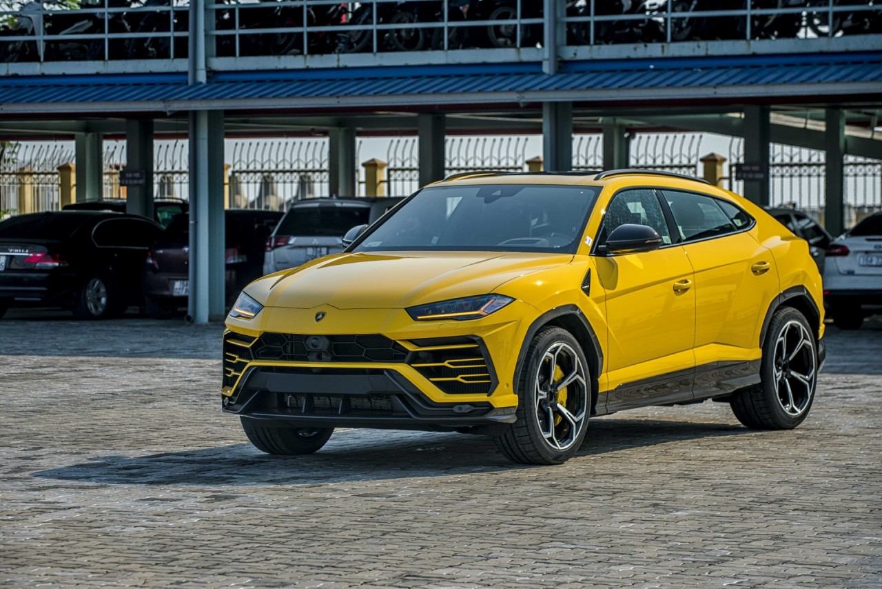 Cận cảnh Lamborghini Urus chính hãng thứ 3 tại Việt Nam can canh lamborghini urus chinh hang thu 3 tai viet nam