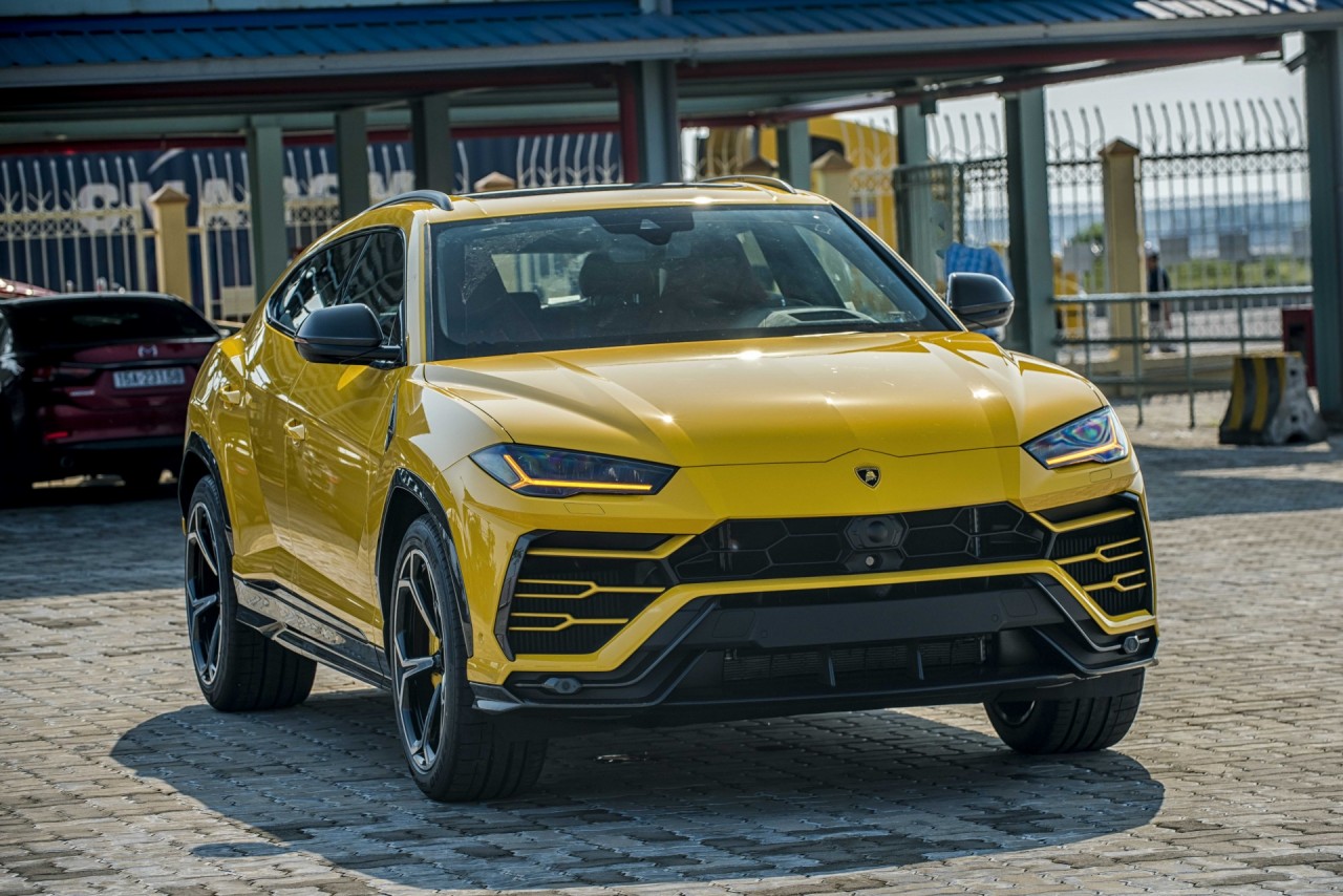 Cận cảnh Lamborghini Urus chính hãng thứ 3 tại Việt Nam can canh lamborghini urus chinh hang thu 3 tai viet nam