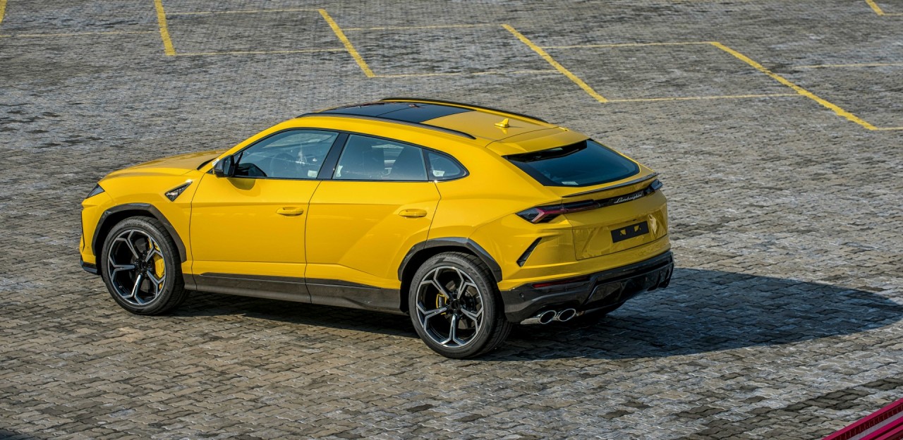 Cận cảnh Lamborghini Urus chính hãng thứ 3 tại Việt Nam can canh lamborghini urus chinh hang thu 3 tai viet nam