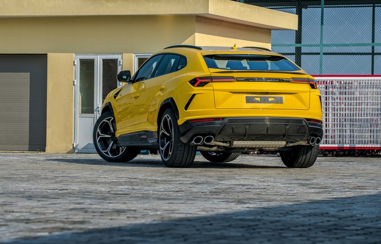 Cận cảnh Lamborghini Urus chính hãng thứ 3 tại Việt Nam can canh lamborghini urus chinh hang thu 3 tai viet nam