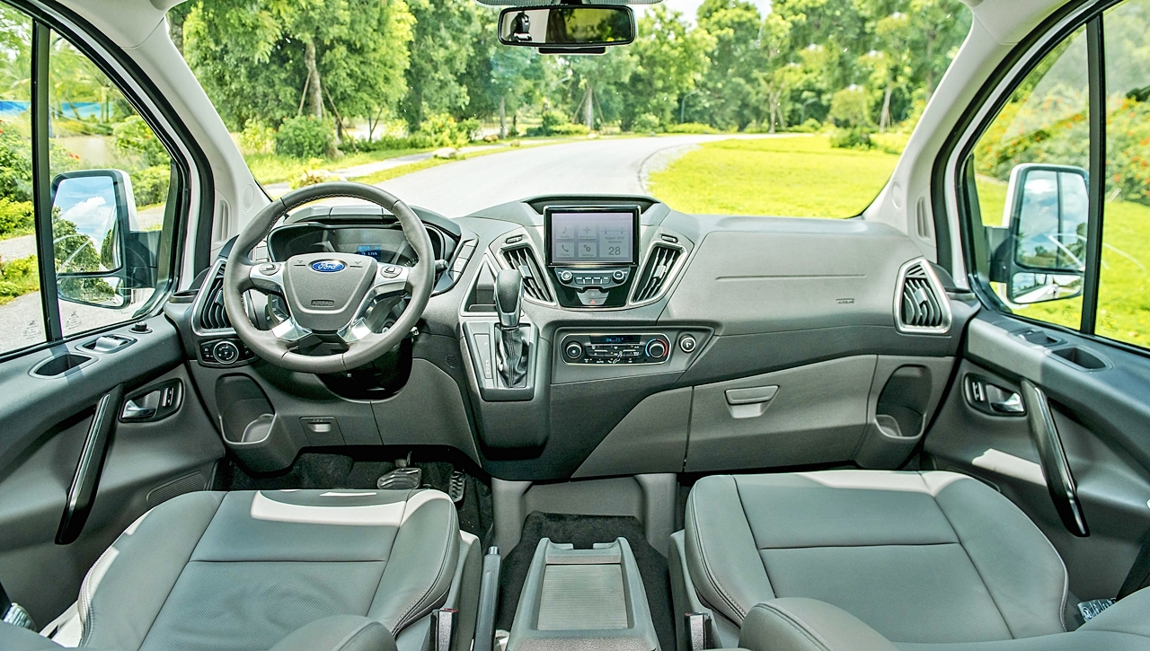 Ra mắt Ford Tourneo MPV 7 chỗ giá 1 tỷ đồng ra mat ford tourneo mpv 7 cho gia 1 ty dong