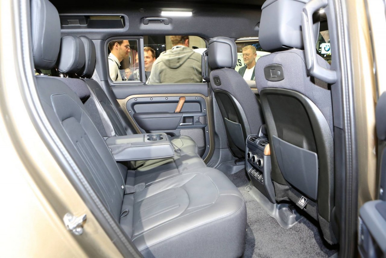 iaa 2019 huyen thoai land rover defender hoi sinh voi 3 bien the
