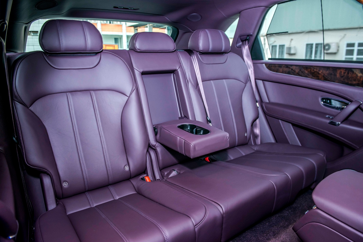 hang doc bentley bentayga v8 phien ban 100 nam tiep tuc ve viet nam