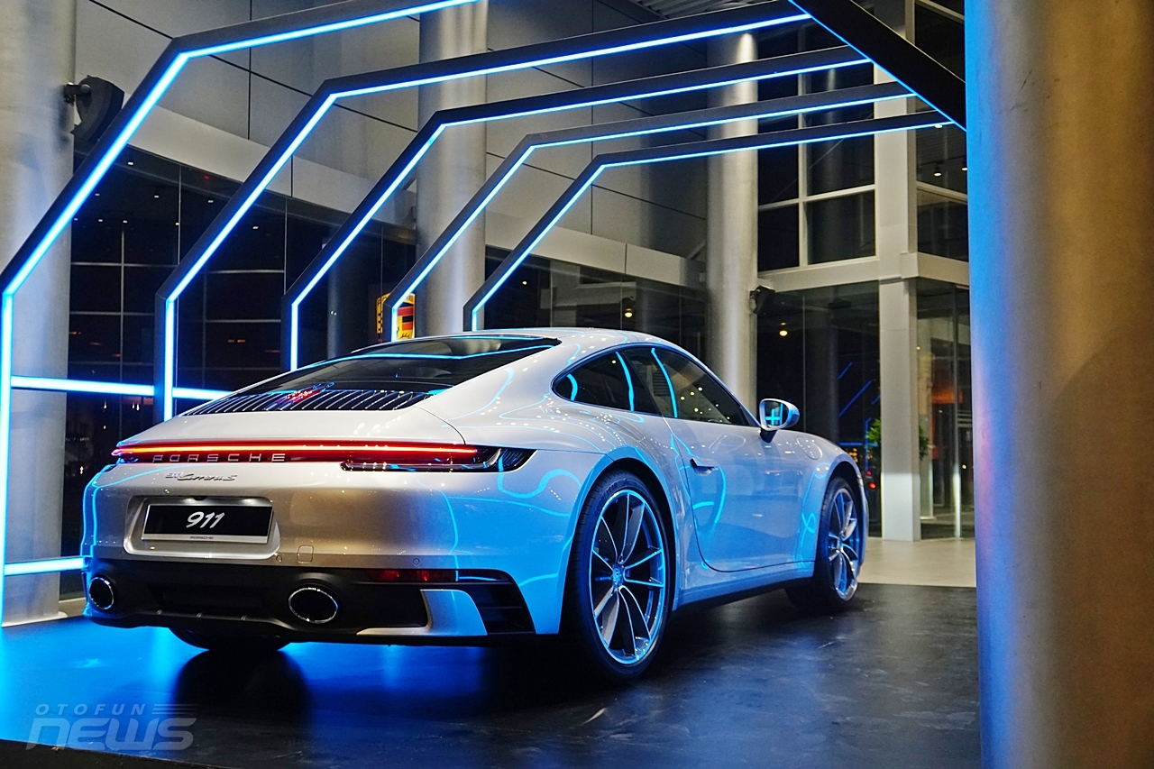 Cận cảnh Porsche 911 thế hệ mới giá 9,5 tỷ đồng vừa có mặt tại Việt Nam can canh porsche 911 the he moi gia 95 ty dong vua co mat tai viet nam