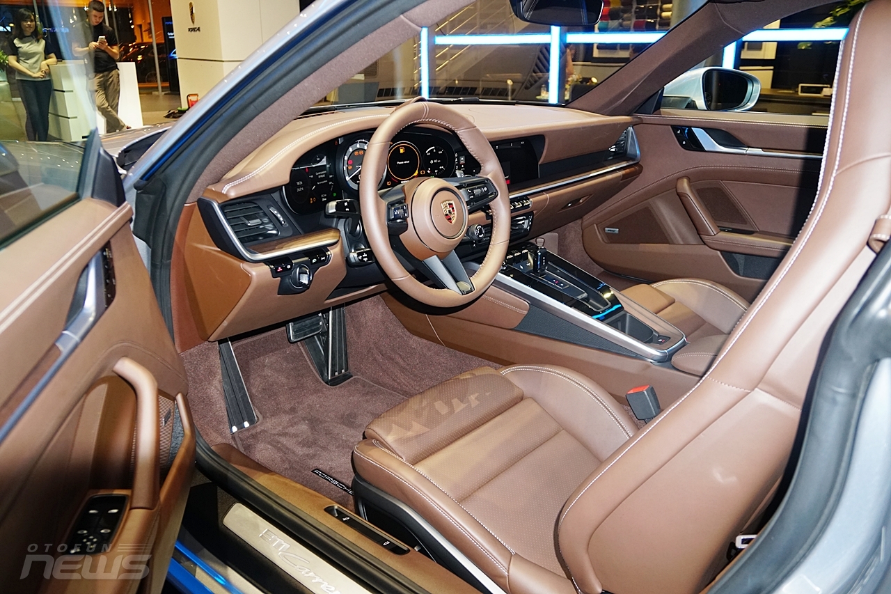 Cận cảnh Porsche 911 thế hệ mới giá 9,5 tỷ đồng vừa có mặt tại Việt Nam can canh porsche 911 the he moi gia 95 ty dong vua co mat tai viet nam