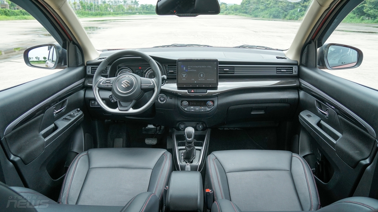 danh gia chi tiet suzuki xl7 mau xe gia dinh dang duoc ua chuong
