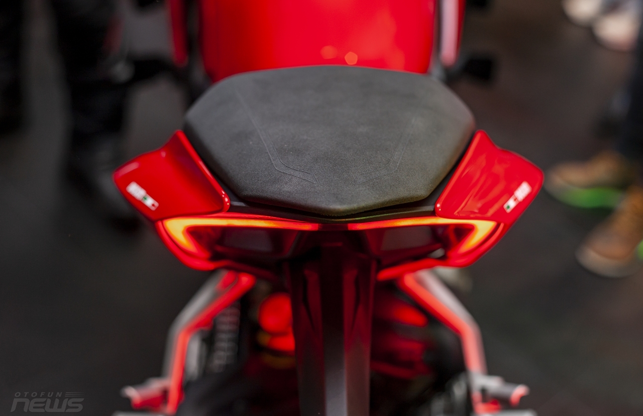 Ducati Streetfighter V4 và V4S có mặt ở Việt Nam với giá 650 triệu đồng ducati streetfighter v4 va v4 s co mat o viet nam voi gia 650 trieu dong
