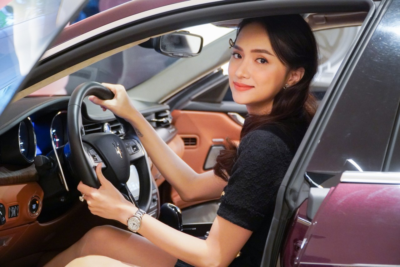 hoa hau huong giang tau xe sang gia 8 ty dong