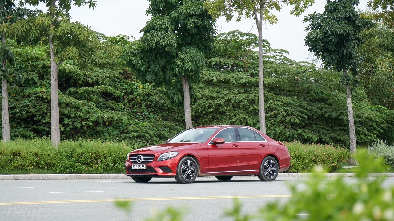 Đánh giá Mercedes-Benz C180: Lựa chọn cho người lần đầu sử dụng xe hạng sang danh gia mercedes benz c180 lua chon cho nguoi lan dau su dung xe hang sang