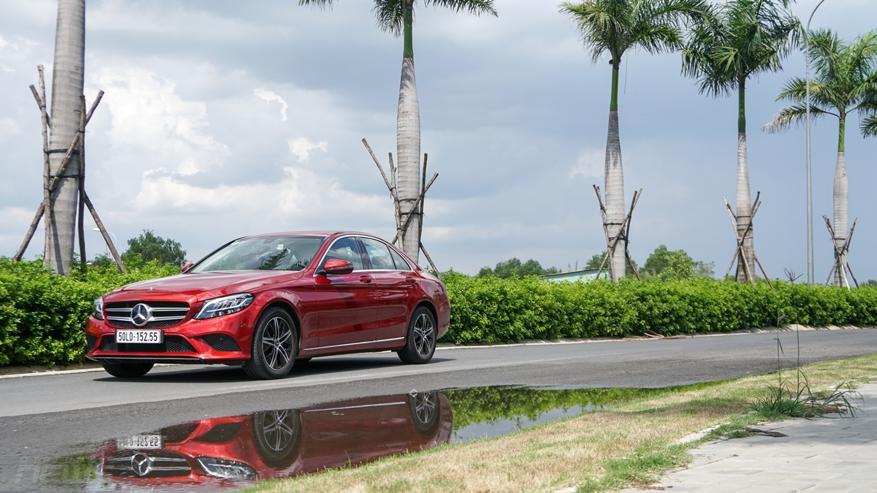 Đánh giá Mercedes-Benz C180: Lựa chọn cho người lần đầu sử dụng xe hạng sang danh gia mercedes benz c180 lua chon cho nguoi lan dau su dung xe hang sang