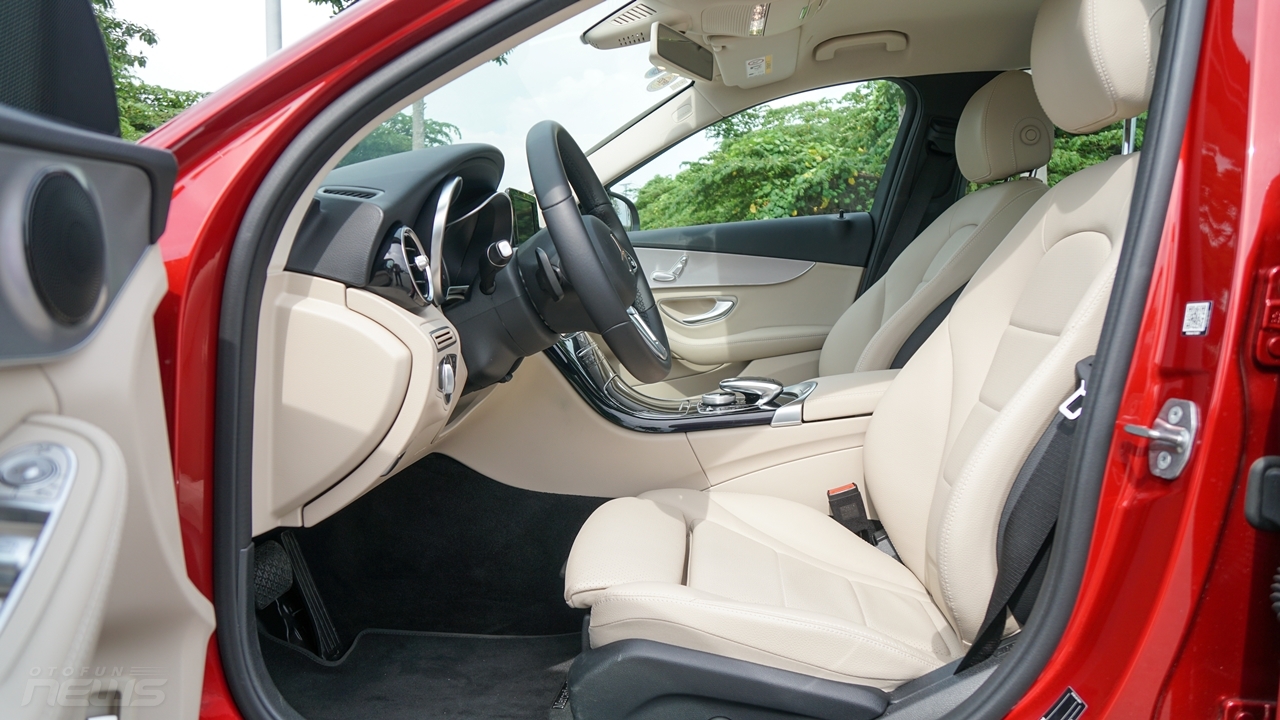 Đánh giá Mercedes-Benz C180: Lựa chọn cho người lần đầu sử dụng xe hạng sang danh gia mercedes benz c180 lua chon cho nguoi lan dau su dung xe hang sang