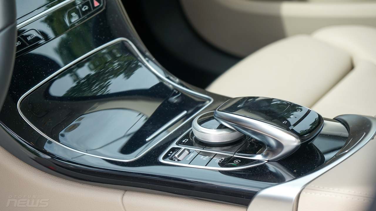 Đánh giá Mercedes-Benz C180: Lựa chọn cho người lần đầu sử dụng xe hạng sang danh gia mercedes benz c180 lua chon cho nguoi lan dau su dung xe hang sang