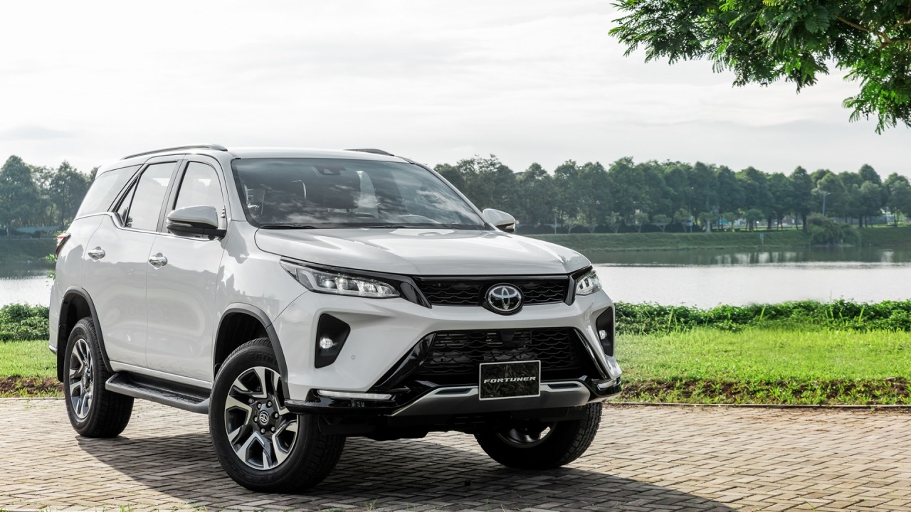 Toyota Fortuner 2021 chính thức ra mắt với 7 phiên bản, giá từ 995 triệu đồng