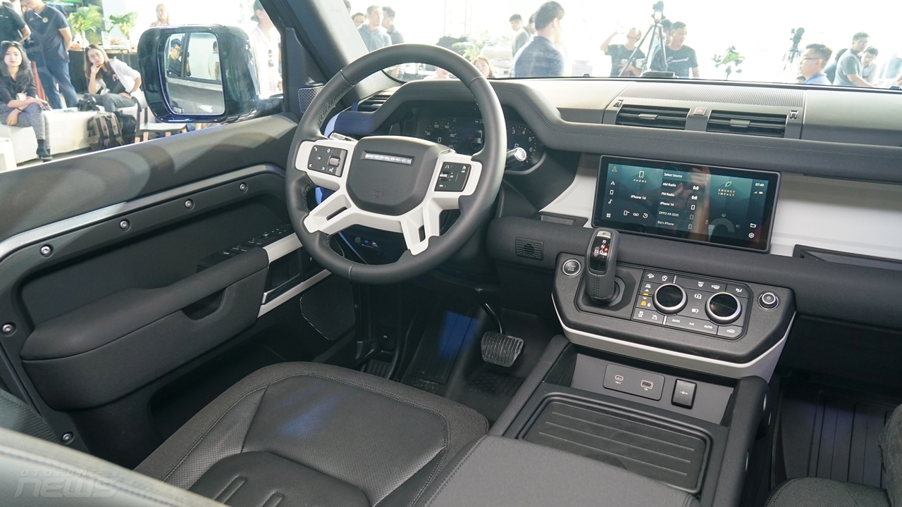 'Huyền Thoại' Land Rover Defender có mặt ở Việt Nam với giá từ 3,8 tỷ đồng huyen thoai land rover defender co mat o viet nam voi gia tu 38 ty dong