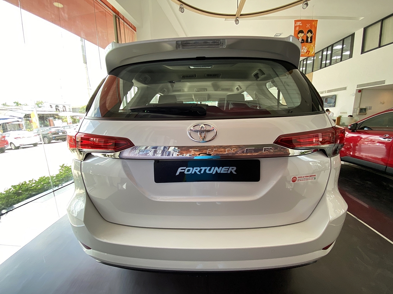Chi tiết Toyota Fortuner 2021 2.4 AT tiêu chuẩn giá 1,08 tỷ chi tiet toyota fortuner 2021 24 at tieu chuan gia 108 ty