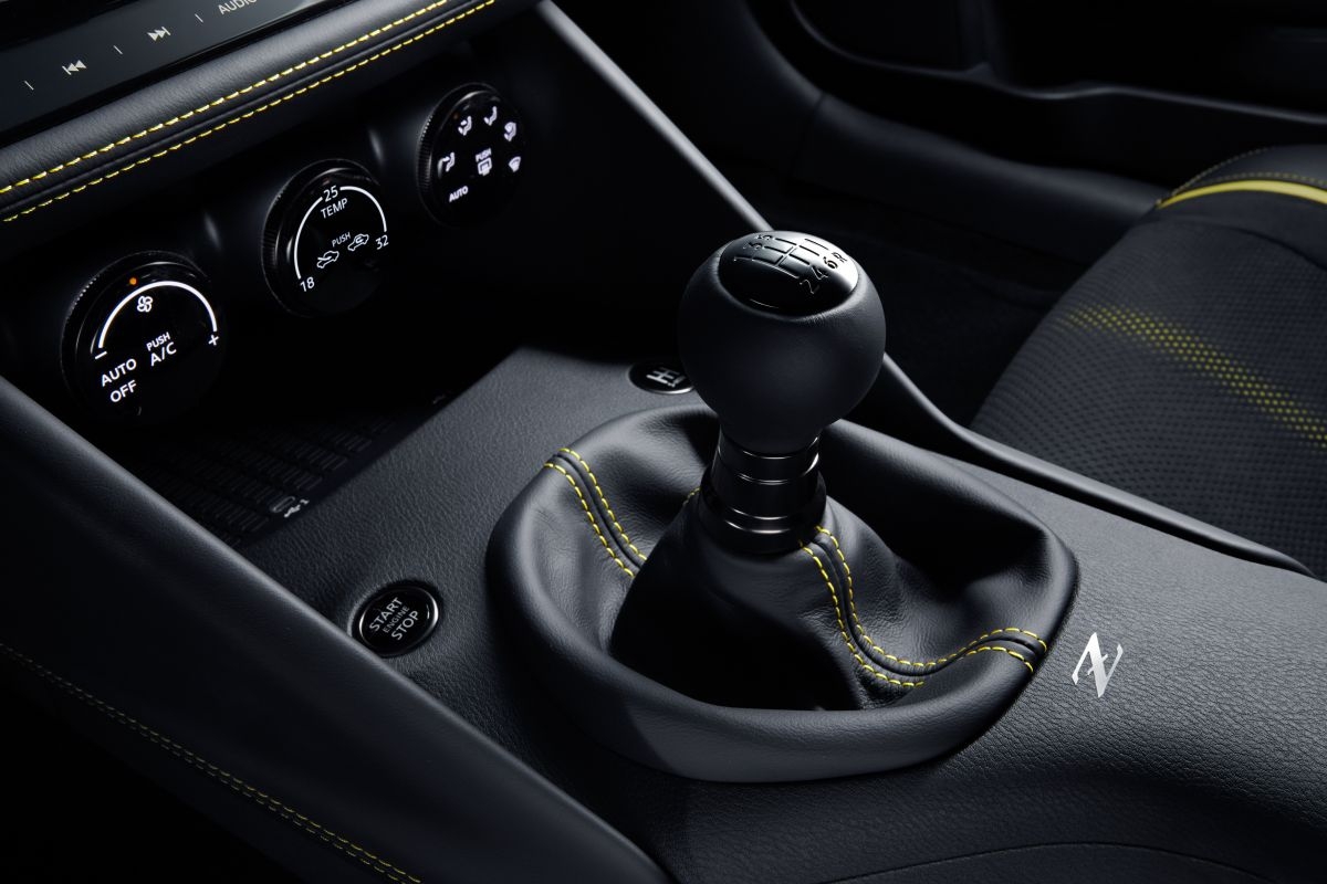 nissan 400z the he moi mang thiet ke tuong tu voi z proto