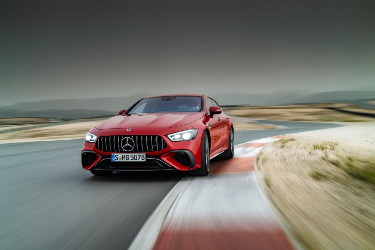 Xe hiệu năng cao Mercedes-AMG GT 63 E Performance chính thức ra mắt