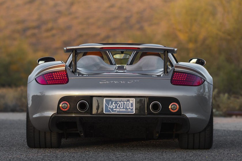 Siêu phẩm Porsche Carrera GT vượt ngưỡng đấu giá hơn 1 triệu USD