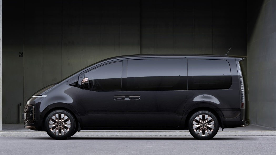 Đánh giá MPV hoàn toàn mới Hyundai Staria 2021 Đánh giá MPV hoàn toàn mới Hyundai Staria 2021