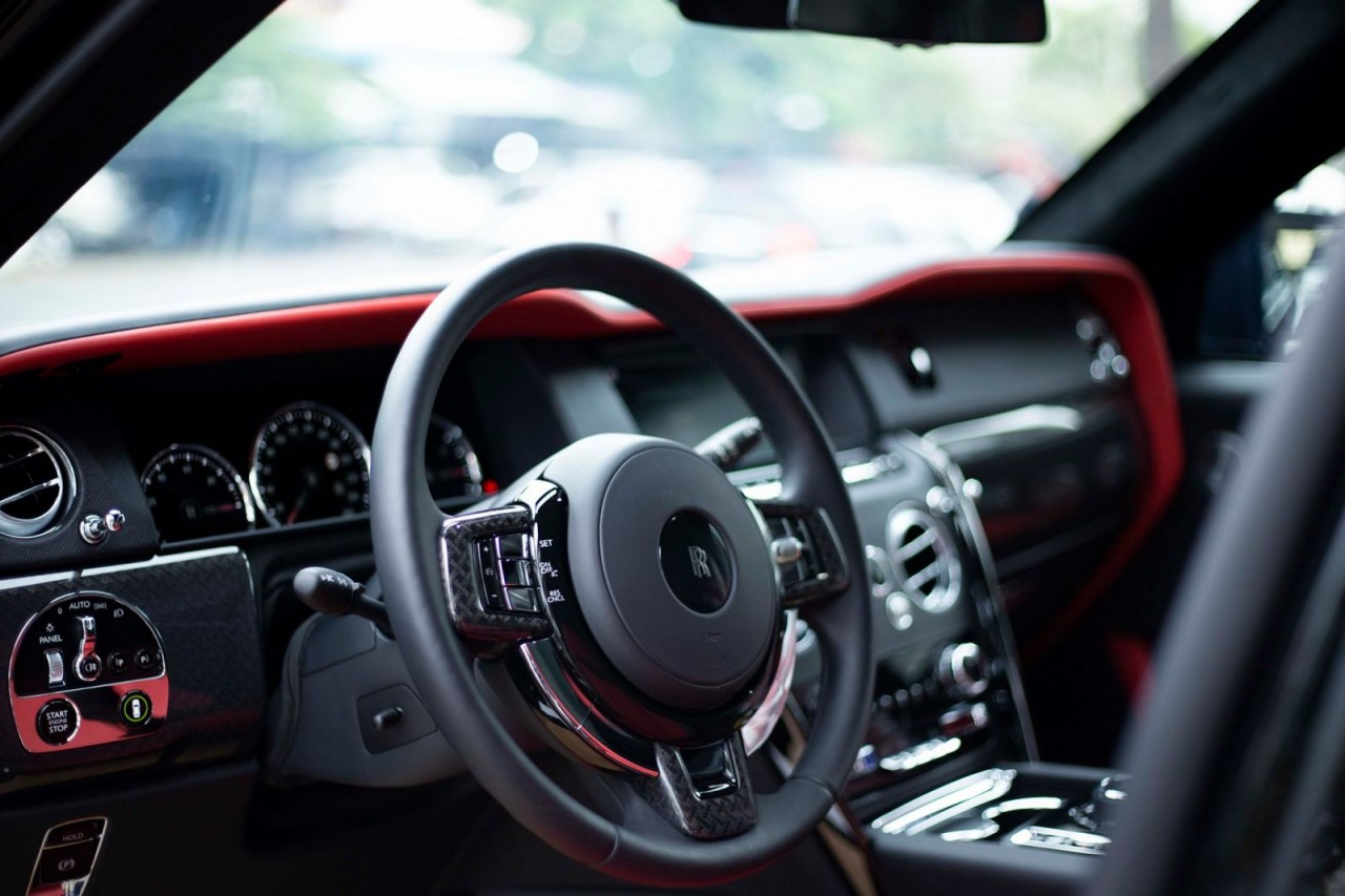 Cận cảnh Rolls-Royce Cullinan Black Badge chống đạn với trục cơ sở kéo dài