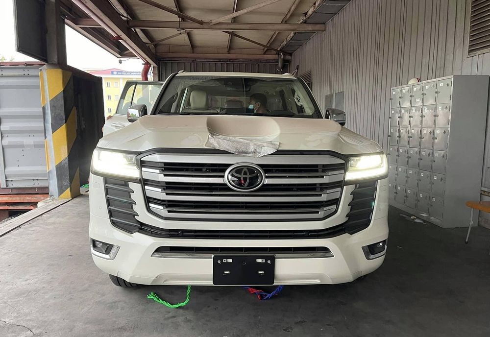 Toyota Land Cruiser 2022 phiên bản '70 năm' đầu tiên có mặt tại Việt Nam