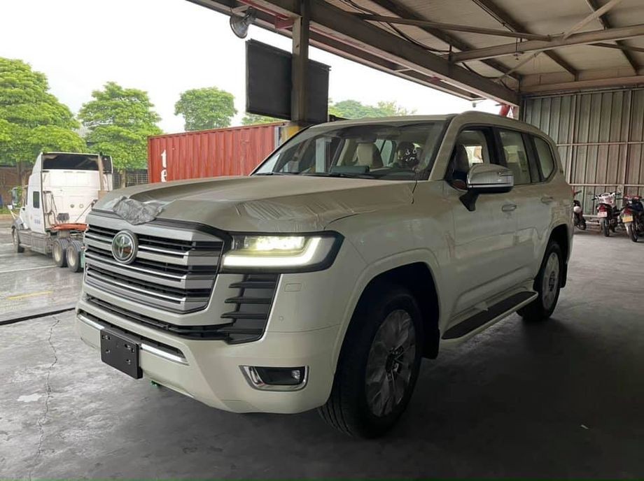 Toyota Land Cruiser 2022 phiên bản '70 năm' đầu tiên có mặt tại Việt Nam