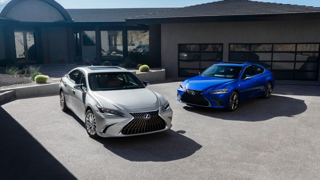 Lexus ES 2022 có giá từ 40.800 USD