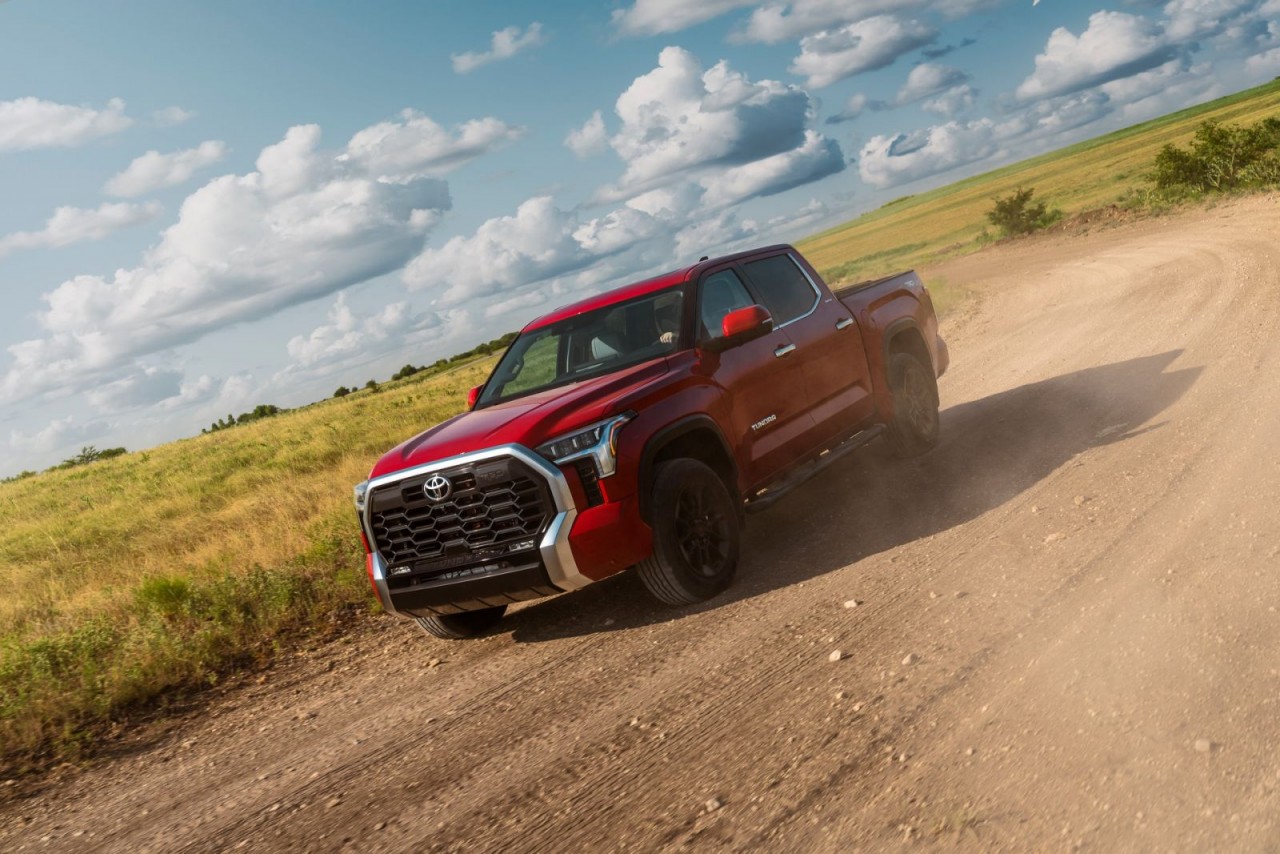 Toyota Tundra 2022 ra mắt, cạnh tranh với Ford F-150 Toyota Tundra 2022 ra mắt, cạnh tranh với Ford F-150