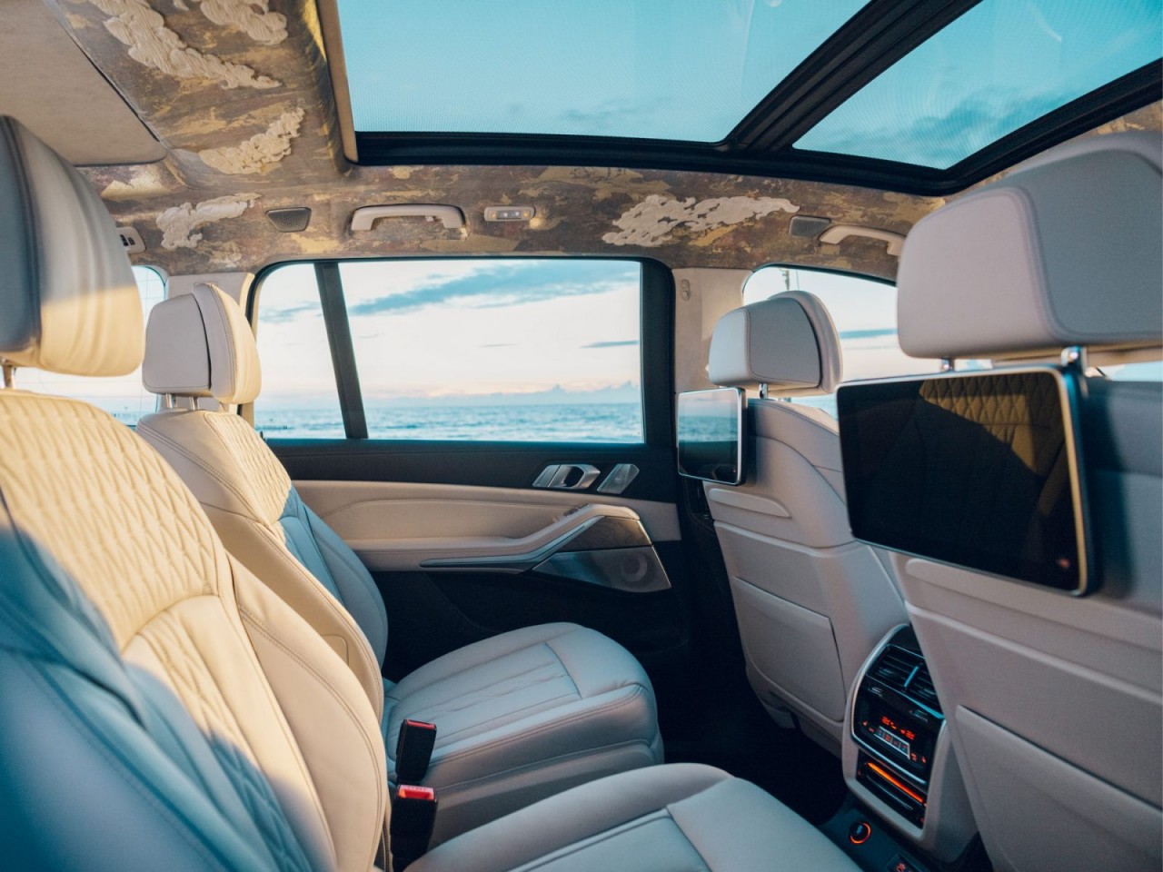 BMW X7 Nishijin Edition 2022 sản xuất giới hạn chỉ 3 chiếc