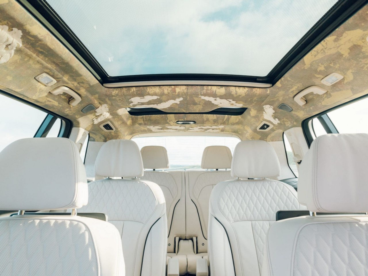 BMW X7 Nishijin Edition 2022 sản xuất giới hạn chỉ 3 chiếc