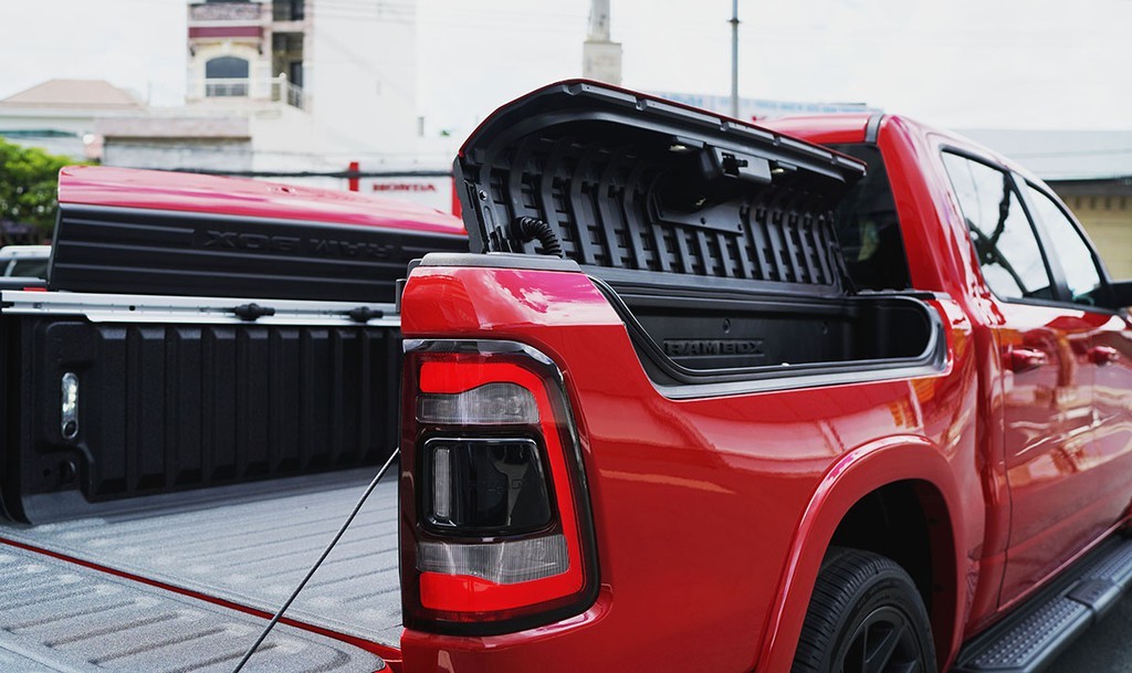 RAM 1500 nhập khẩu chính hãng có giá từ 5,388 tỉ đồng tại Việt Nam