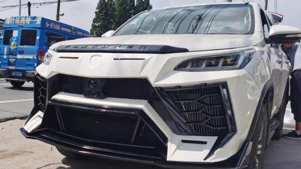 Toyota Fortuner 2020 'lột xác' thành Lamborghini Urus Toyota Fortuner 2020 'lột xác' thành Lamborghini Urus
