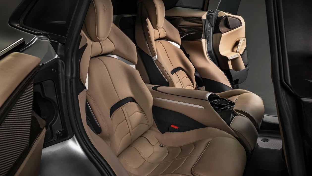Ferrari Purosangue:  Chiếc SUV đầu tiên của Ferrari