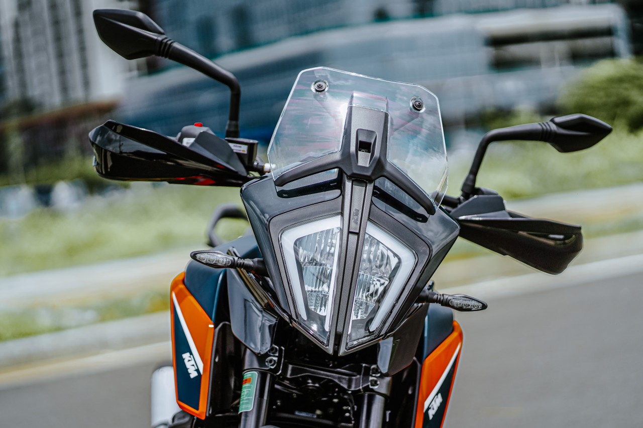 KTM giới thiệu bộ đôi 890 Duke R 2022 và KTM 390 Adventure 2022 tại Việt Nam KTM giới thiệu bộ đôi 890 Duke R 2022 và KTM 390 Adventure 2022 tại Việt Nam