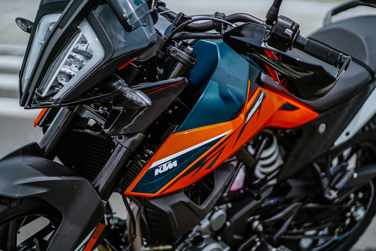 KTM giới thiệu bộ đôi 890 Duke R 2022 và KTM 390 Adventure 2022 tại Việt Nam KTM giới thiệu bộ đôi 890 Duke R 2022 và KTM 390 Adventure 2022 tại Việt Nam