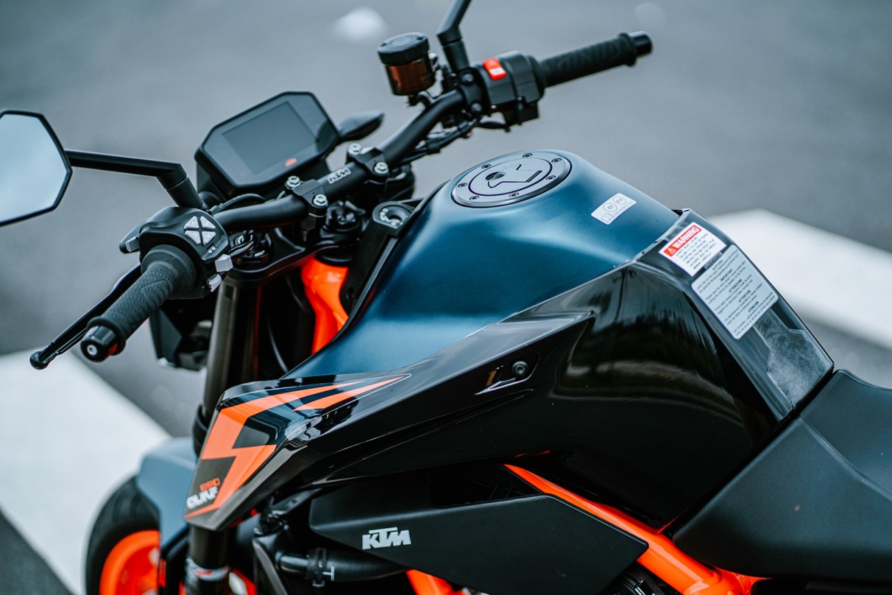 KTM giới thiệu bộ đôi 890 Duke R 2022 và KTM 390 Adventure 2022 tại Việt Nam KTM giới thiệu bộ đôi 890 Duke R 2022 và KTM 390 Adventure 2022 tại Việt Nam
