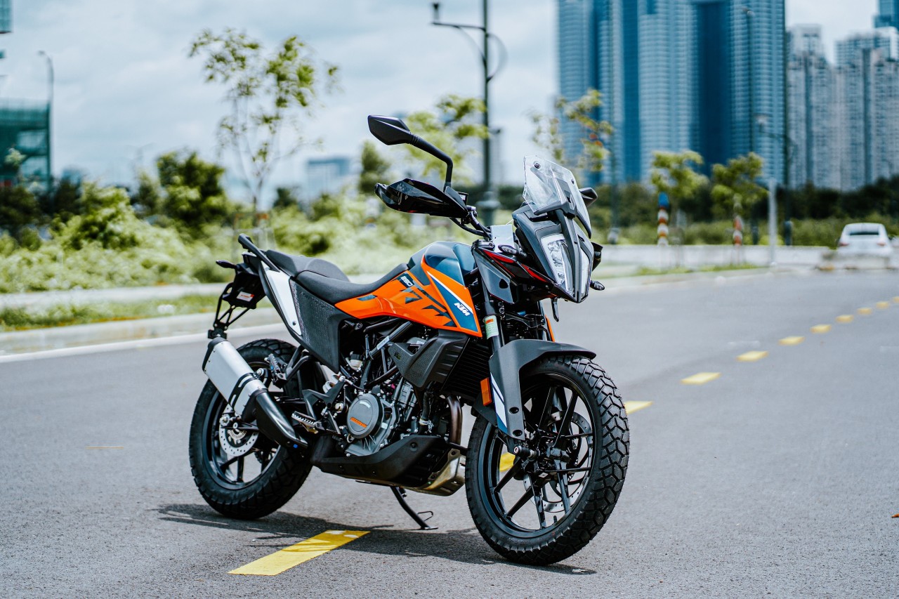 KTM giới thiệu bộ đôi 890 Duke R 2022 và KTM 390 Adventure 2022 tại Việt Nam KTM giới thiệu bộ đôi 890 Duke R 2022 và KTM 390 Adventure 2022 tại Việt Nam