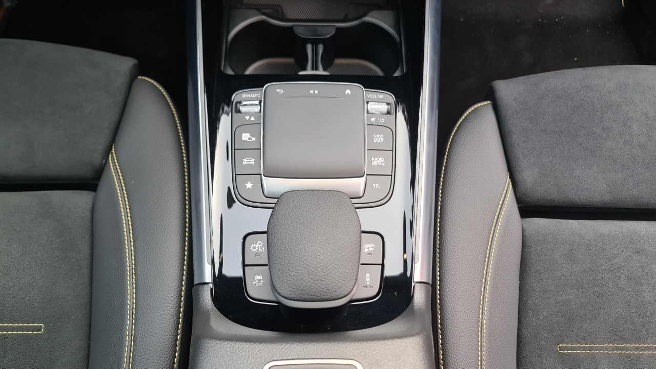 Cận cảnh Mercedes-AMG GLA 45 S 4MATIC thế hệ mới tại Việt Nam Cận cảnh Mercedes AMG GLA 45 S 4MATIC thế hệ mới tại Việt Nam