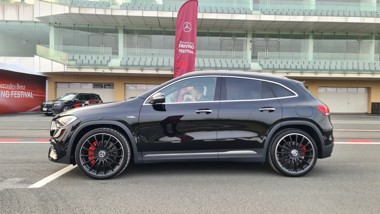 Cận cảnh Mercedes-AMG GLA 45 S 4MATIC thế hệ mới tại Việt Nam Cận cảnh Mercedes AMG GLA 45 S 4MATIC thế hệ mới tại Việt Nam