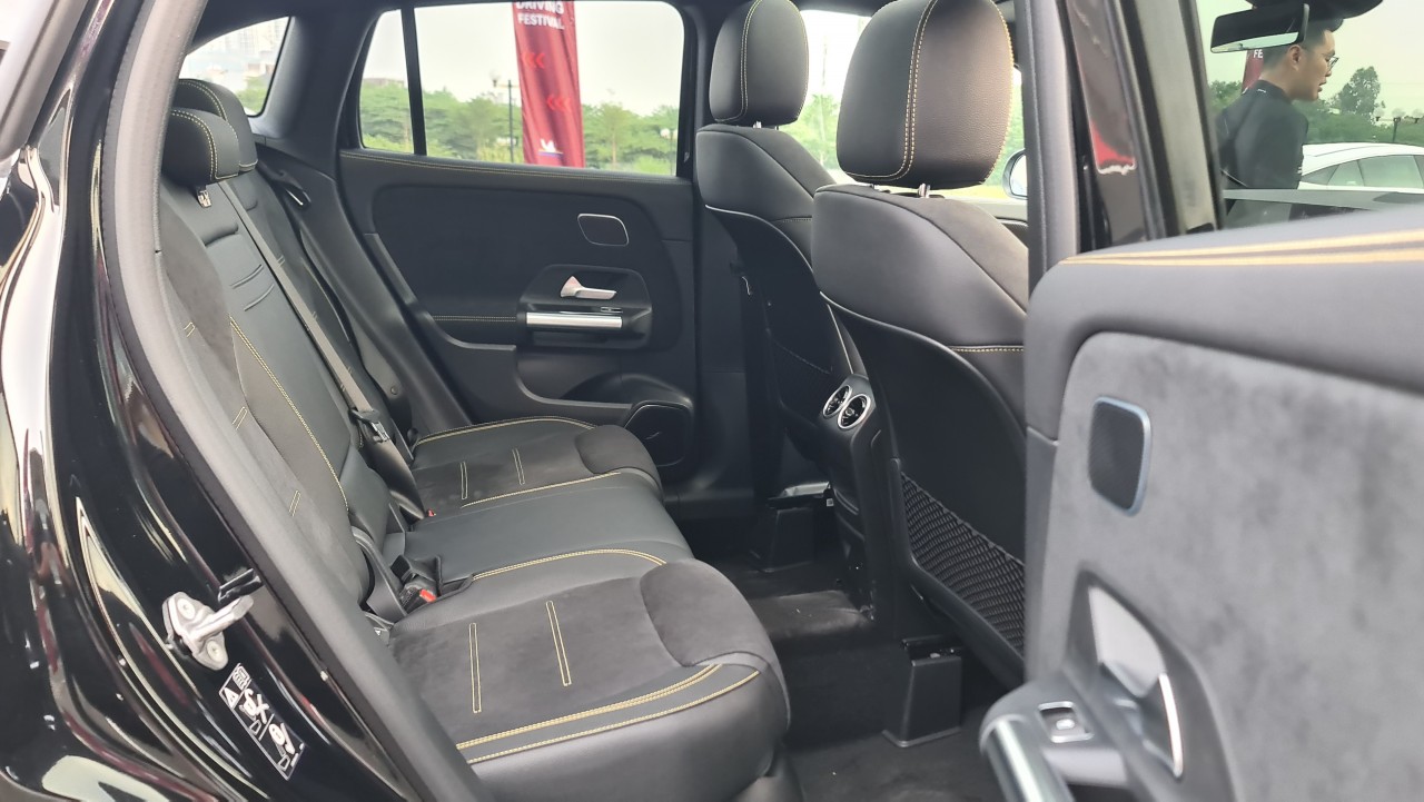 Cận cảnh Mercedes-AMG GLA 45 S 4MATIC thế hệ mới tại Việt Nam Cận cảnh Mercedes AMG GLA 45 S 4MATIC thế hệ mới tại Việt Nam