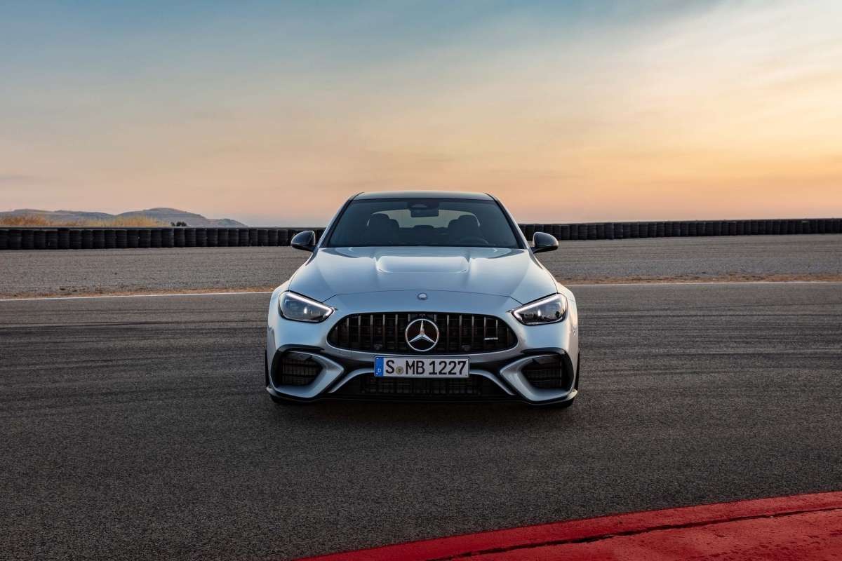 Bỏ động cơ V8, Mercedes-AMG C63 S hoàn toàn mới vẫn mạnh tới 671 mã lực