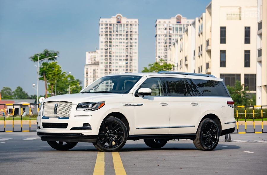 Lincoln Navigator 2022 đầu tiên về Việt Nam, giá lên tới 8 tỷ đồng Lincoln Navigator 2022 đầu tiên về Việt Nam, giá lên tới 8 tỷ đồng