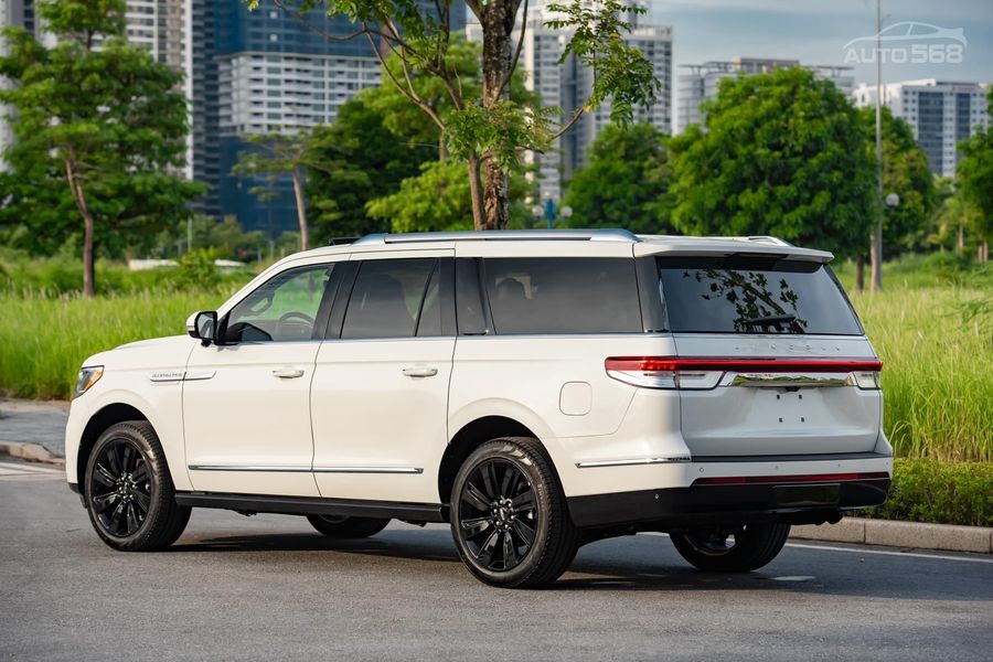 Lincoln Navigator 2022 đầu tiên về Việt Nam, giá lên tới 8 tỷ đồng Lincoln Navigator 2022 đầu tiên về Việt Nam, giá lên tới 8 tỷ đồng