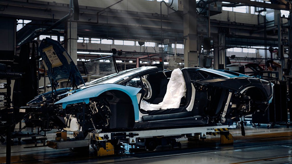 Lamborghini xuất xưởng chiếc Aventador cuối cùng Lamborghini xuất xưởng chiếc Aventador cuối cùng