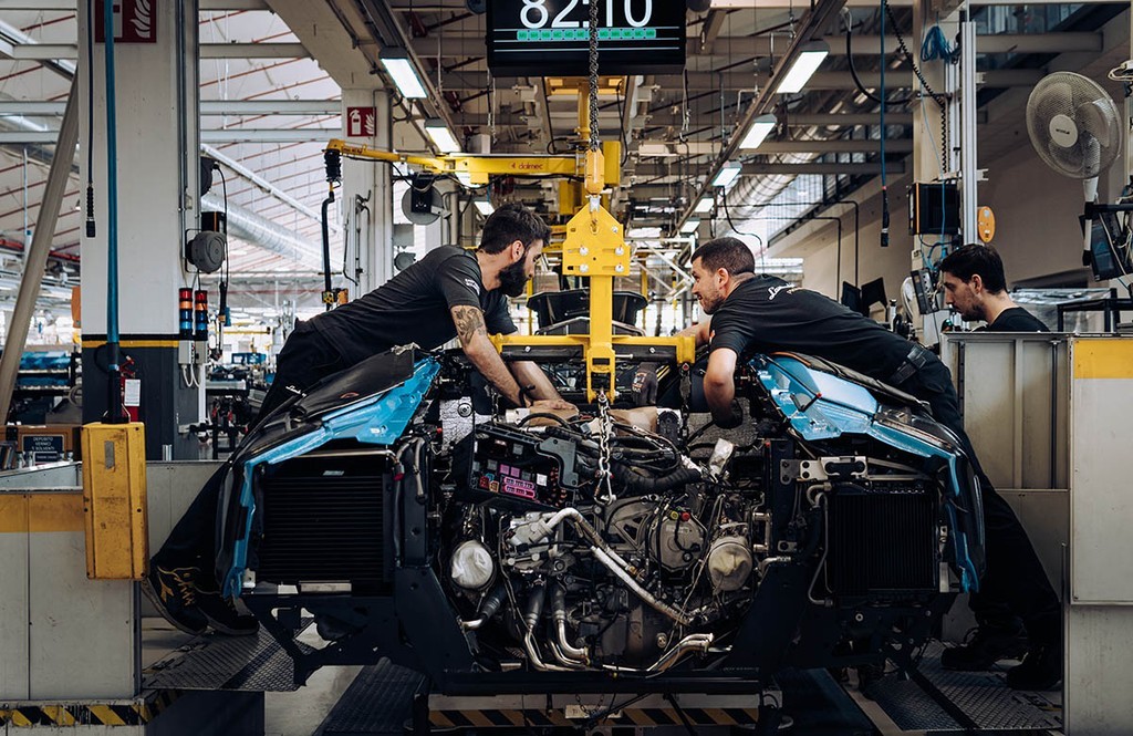 Lamborghini xuất xưởng chiếc Aventador cuối cùng Lamborghini xuất xưởng chiếc Aventador cuối cùng