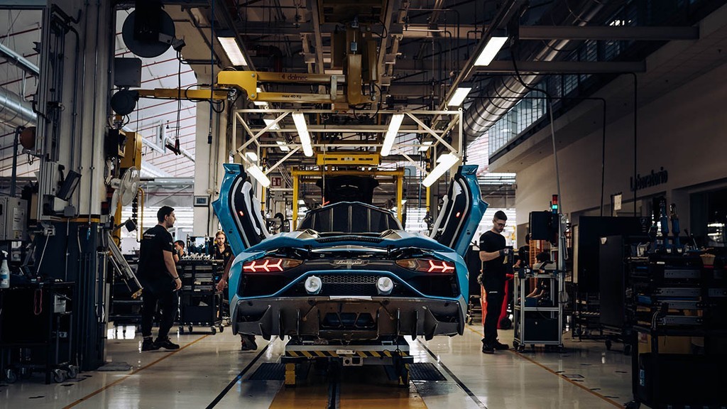 Lamborghini xuất xưởng chiếc Aventador cuối cùng Lamborghini xuất xưởng chiếc Aventador cuối cùng